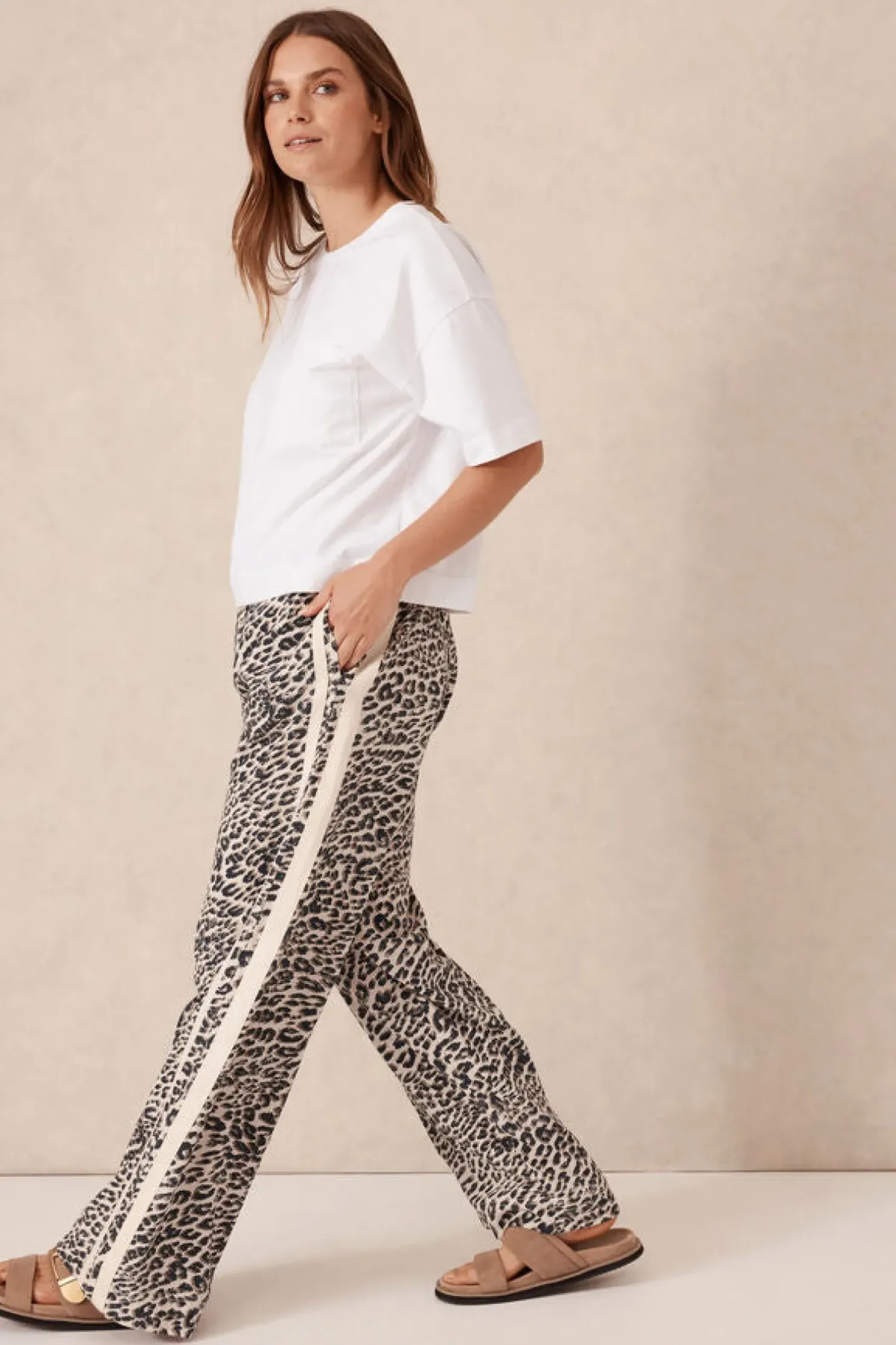 Clearance Ceres Life Relaxed Drawstring Pant - Leopard