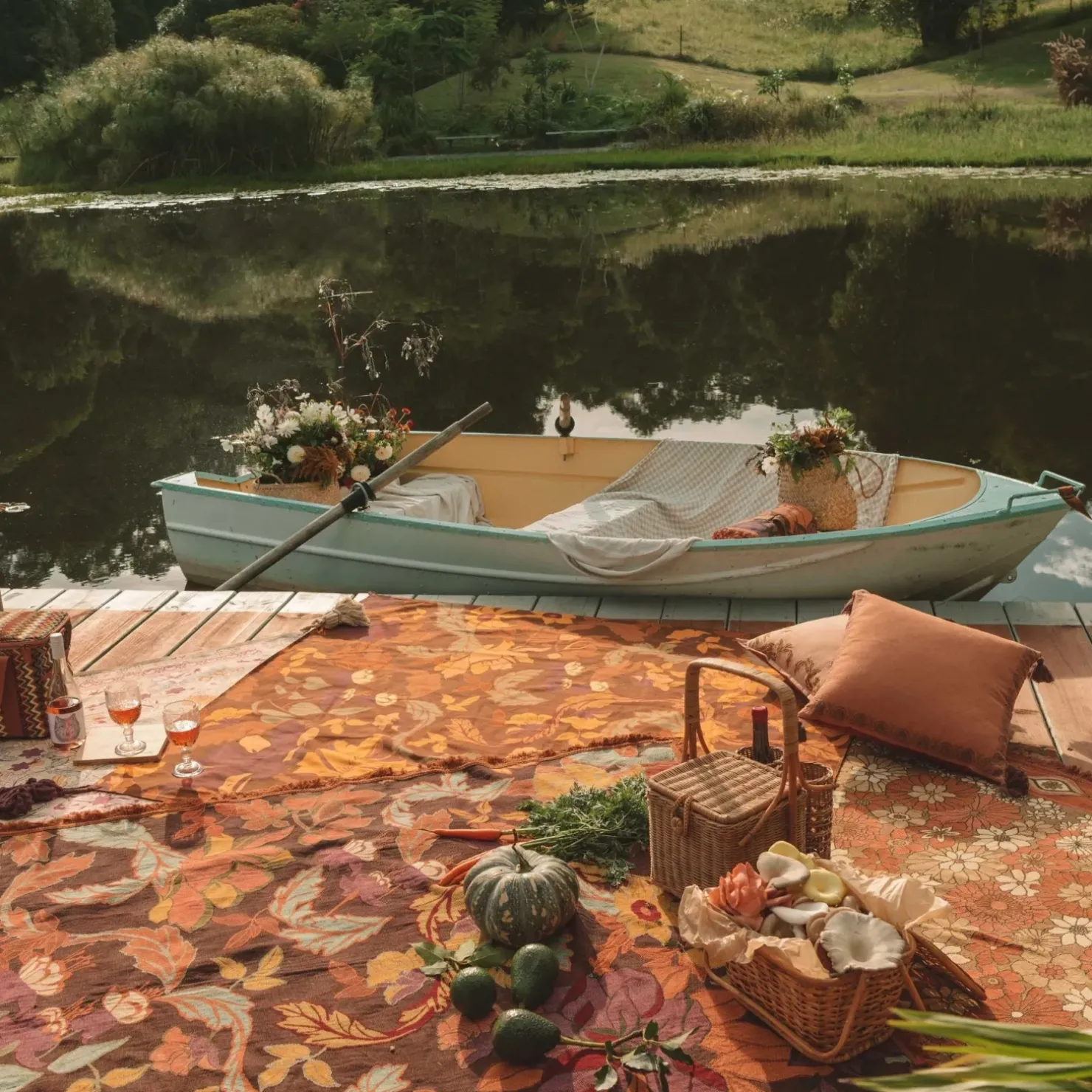 Fashion Wandering Folk Picnic Rug - Plum