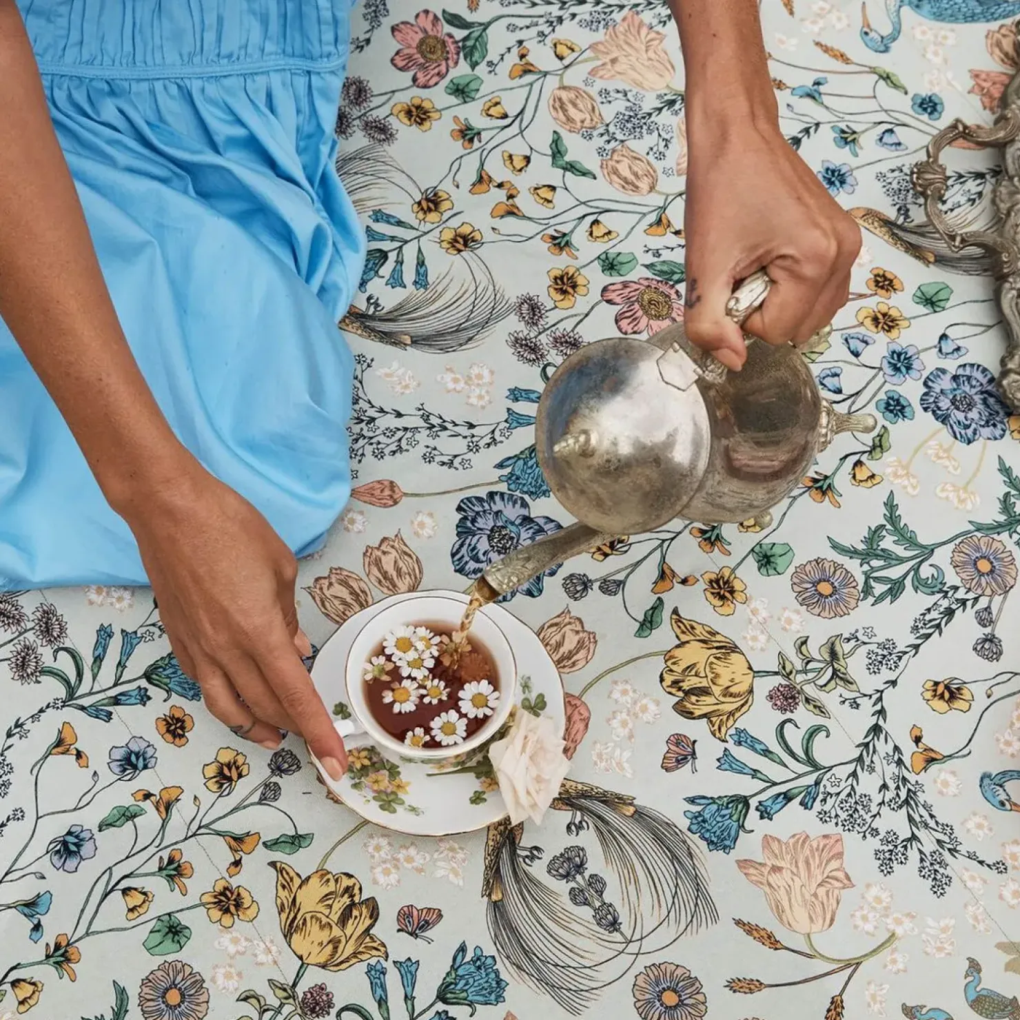 Clearance Wandering Folk Picnic Rug - Wonderland Sage